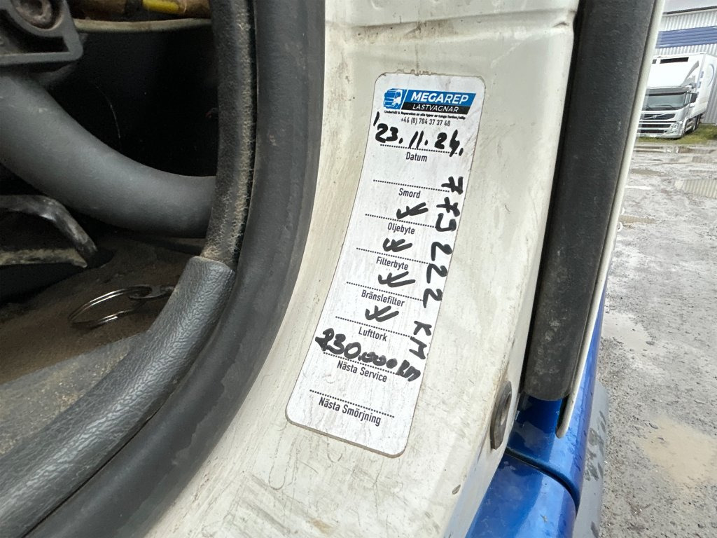 Hook lift truck VOLVO FM 400 6X2