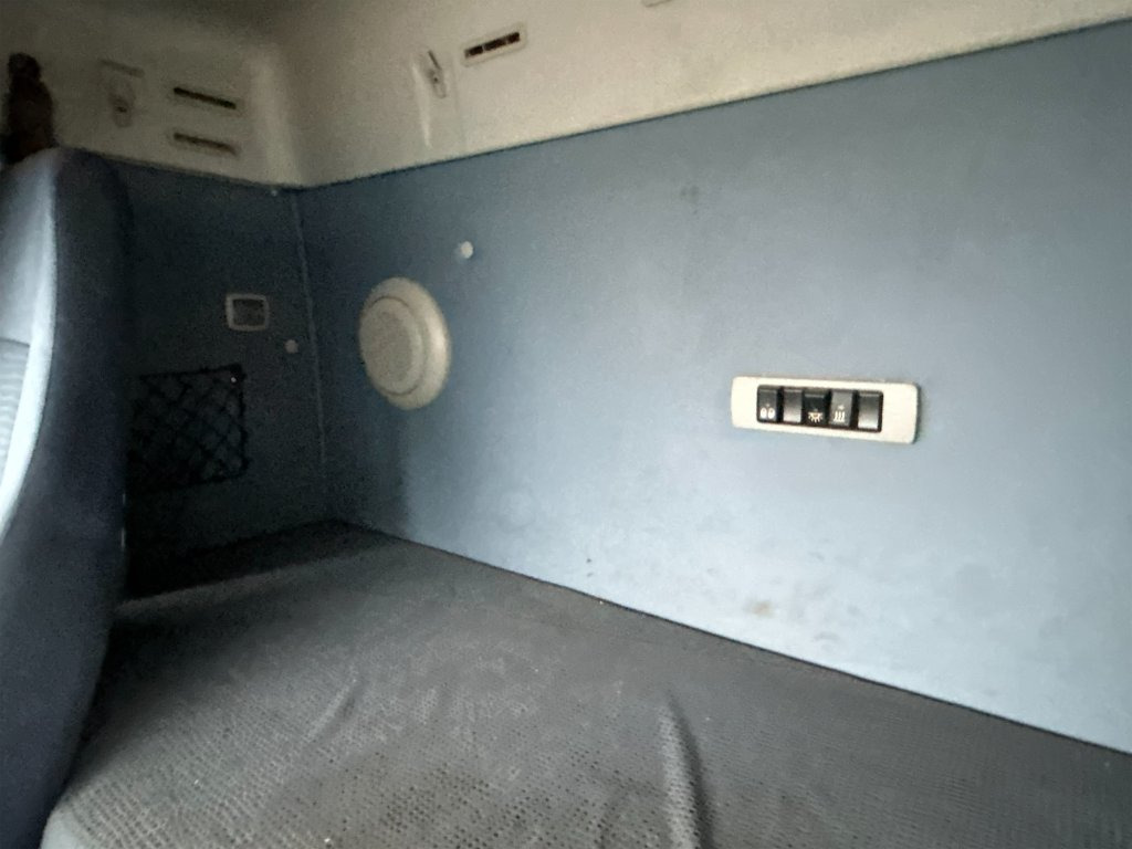 Hook lift truck VOLVO FM 400 6X2