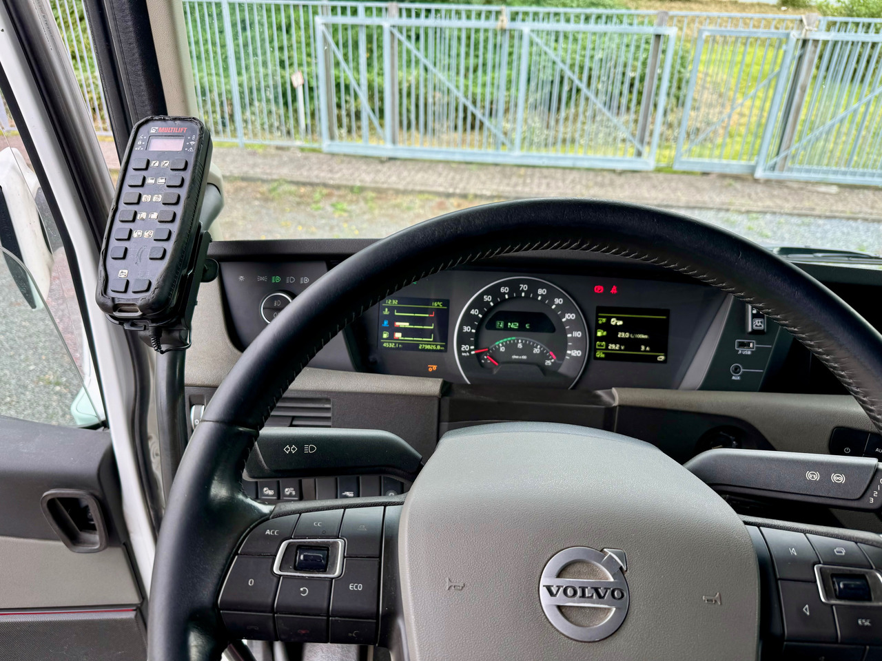 Hook lift truck VOLVO Fh-13-540 6x4R
