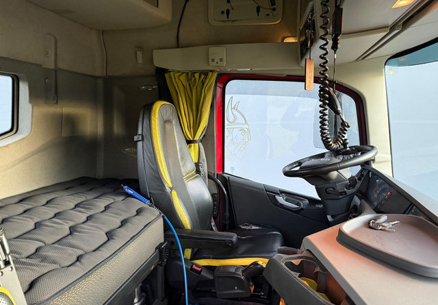 Hook lift truck VolvoFH16 750 8X4