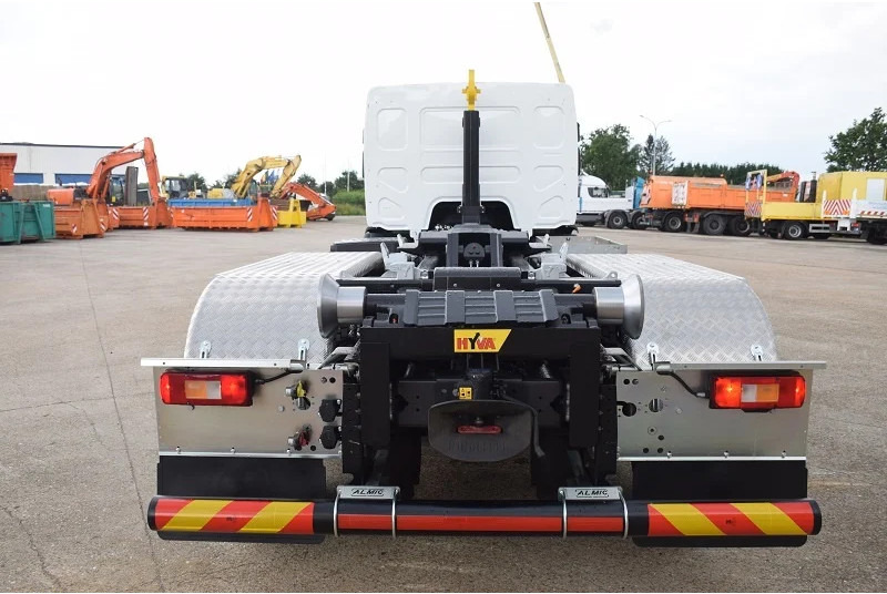 Hook lift truck Volvo FE 320