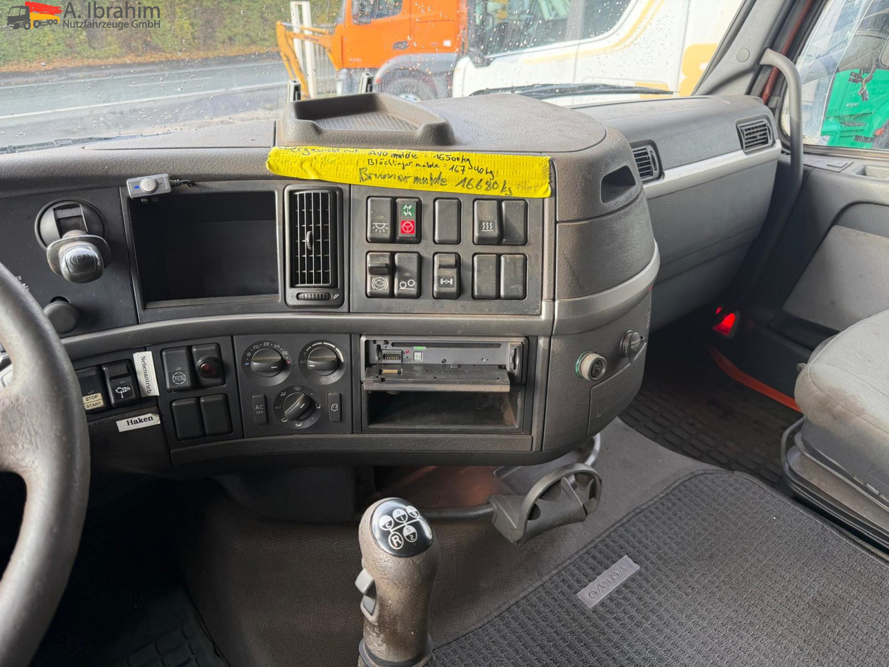 Hook lift truck Volvo FH12-420 8x2 Fahrzeugpapiere Schweiz