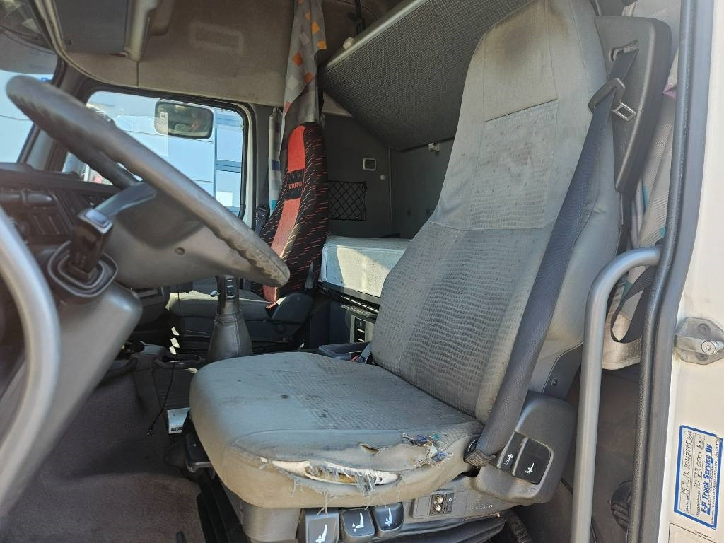 Hook lift truck Volvo FH12 460