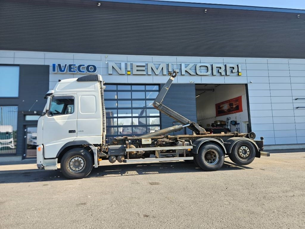 Hook lift truck Volvo FH12 460