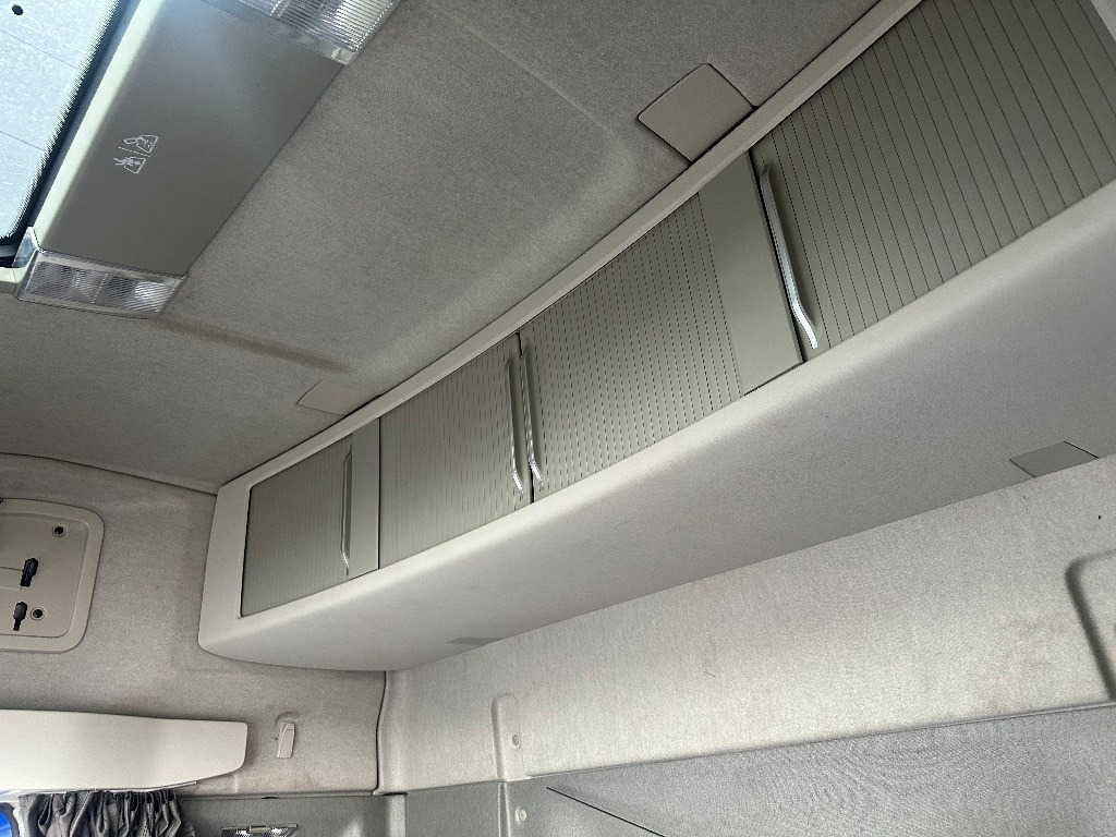 Hook lift truck Volvo FH13 540 6x2 Manuaali