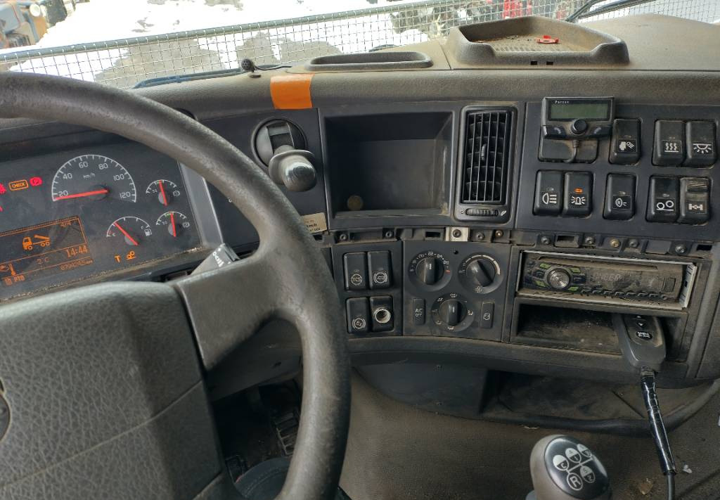 Hook lift truck Volvo FH13 6x2 koukkulaite+Atlas 165 nosturi radio