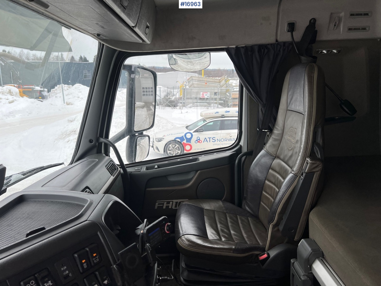 Hook lift truck Volvo FH16