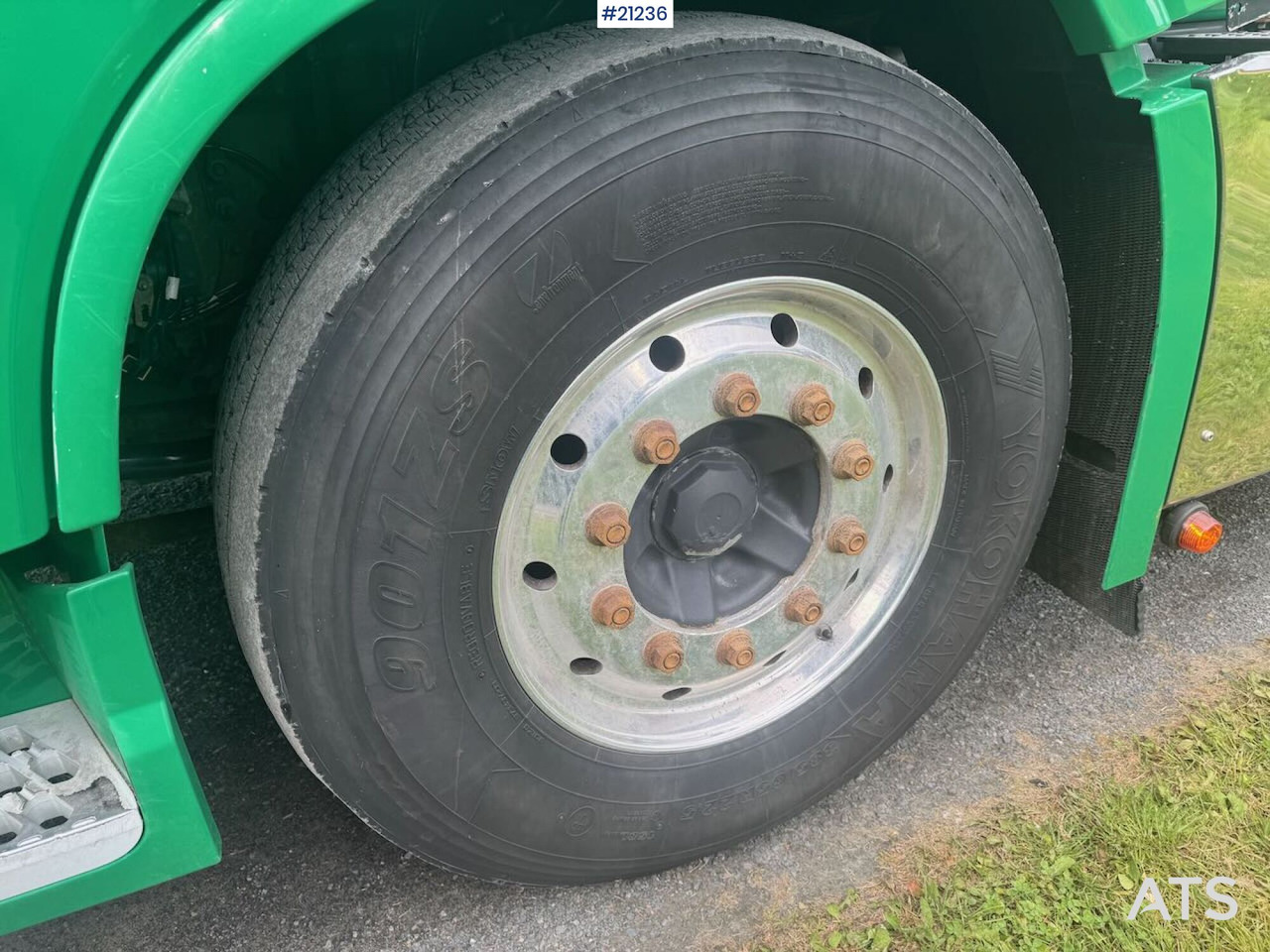 Hook lift truck Volvo FH16