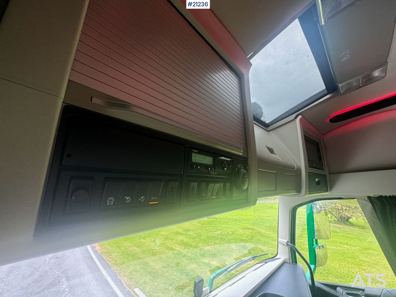 Hook lift truck Volvo FH16