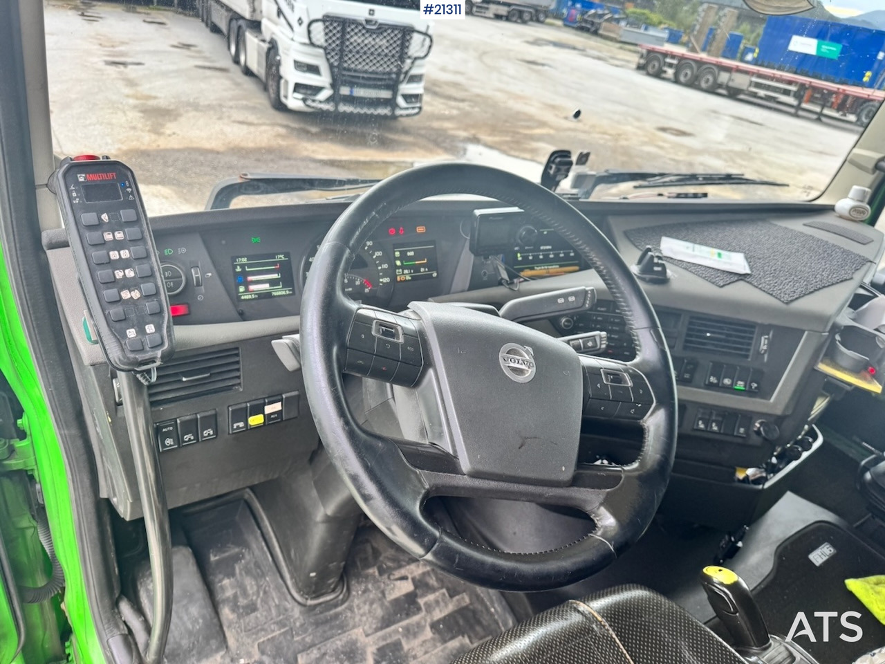Hook lift truck Volvo FH16 750