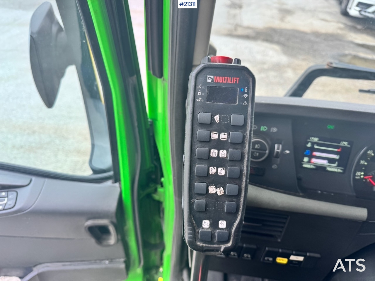 Hook lift truck Volvo FH16 750
