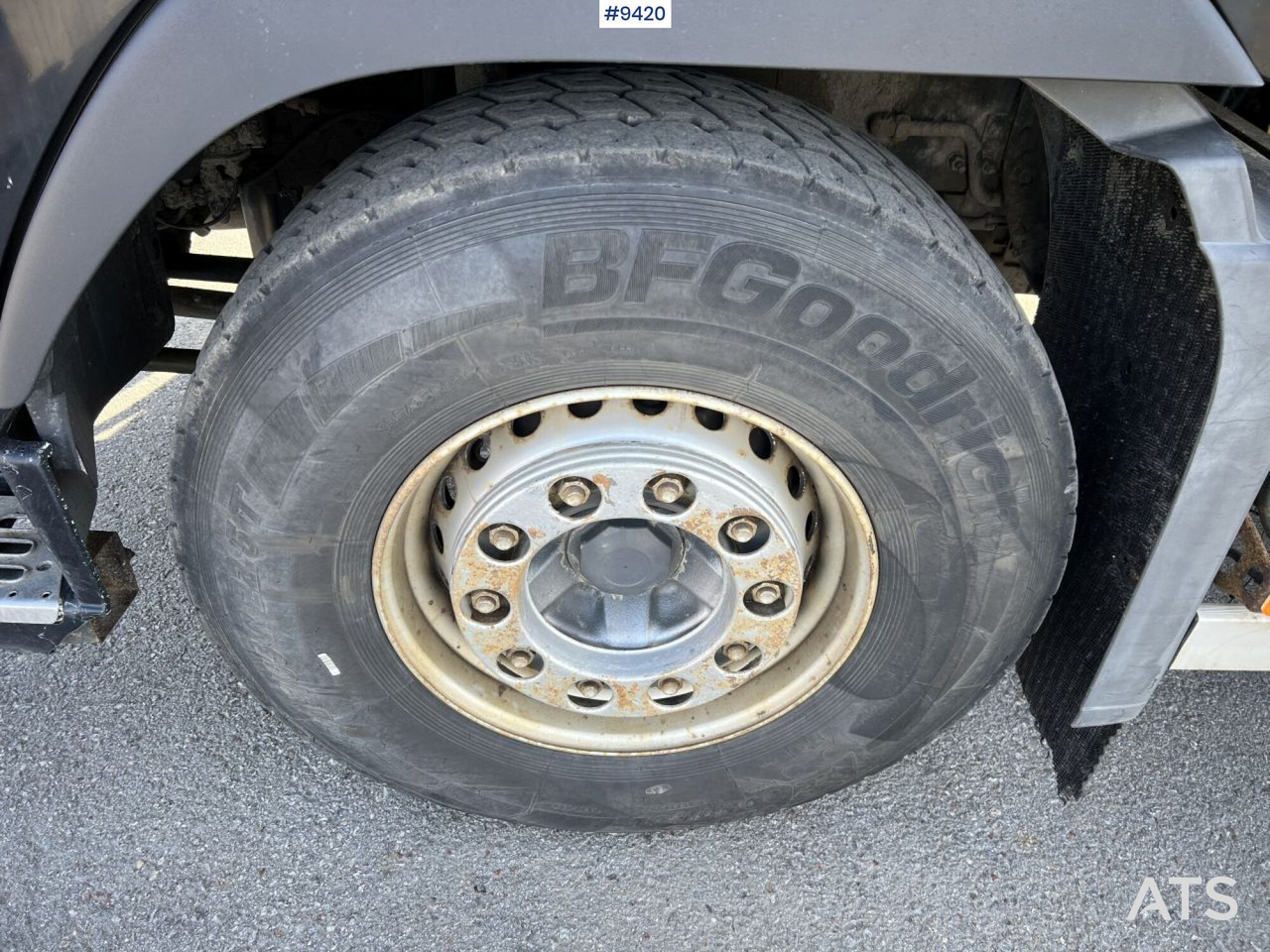 Hook lift truck Volvo FH16 8*4 Tridem Hooklift