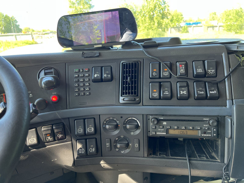 Hook lift truck Volvo FH480