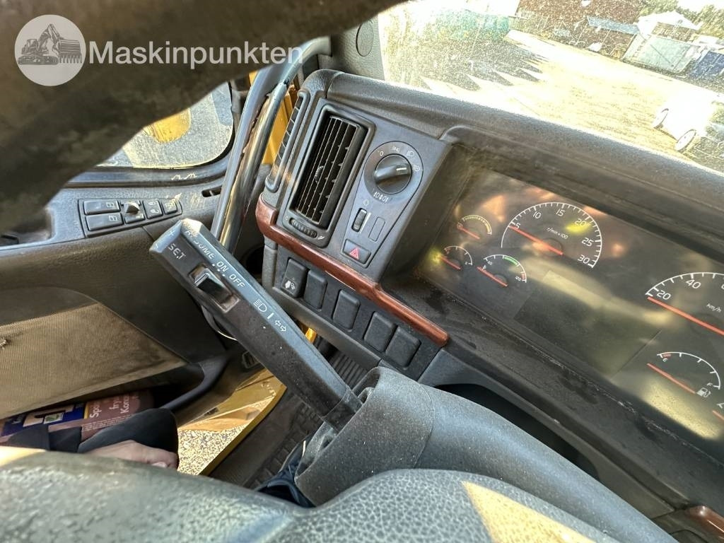 Hook lift truck Volvo FH 12