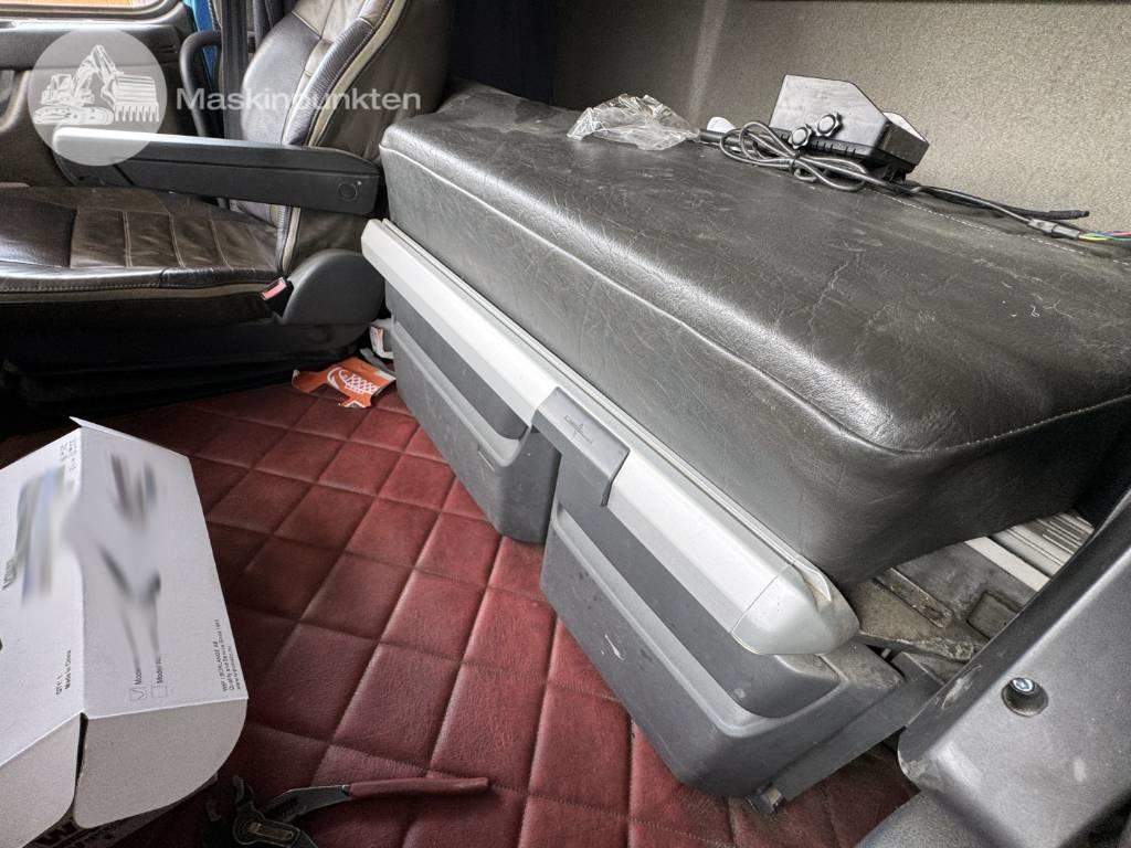 Hook lift truck Volvo FH 16 550