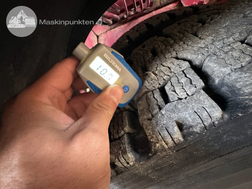 Hook lift truck Volvo FH 16 550