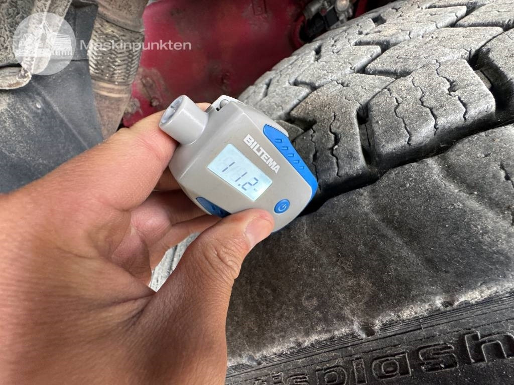 Hook lift truck Volvo FH 16 550