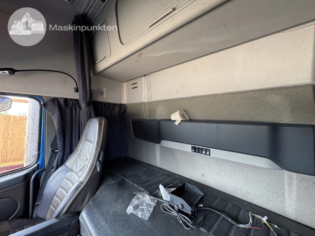 Hook lift truck Volvo FH 16 550