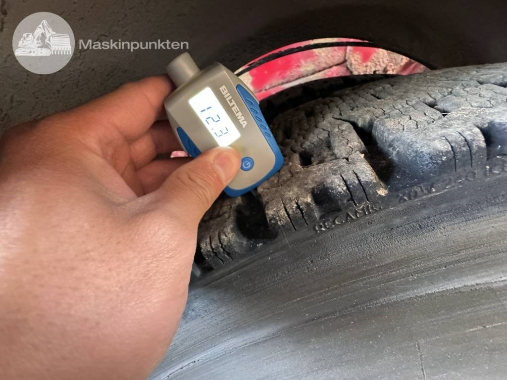 Hook lift truck Volvo FH 16 550