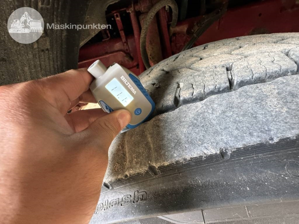 Hook lift truck Volvo FH 16 550