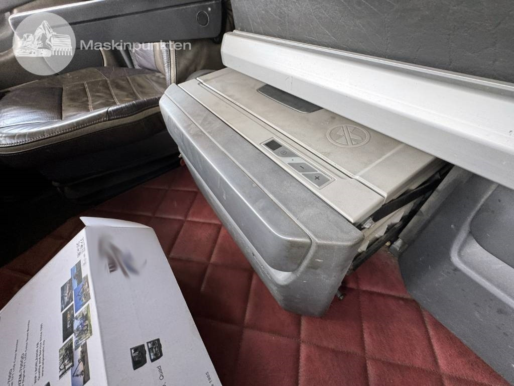 Hook lift truck Volvo FH 16 550