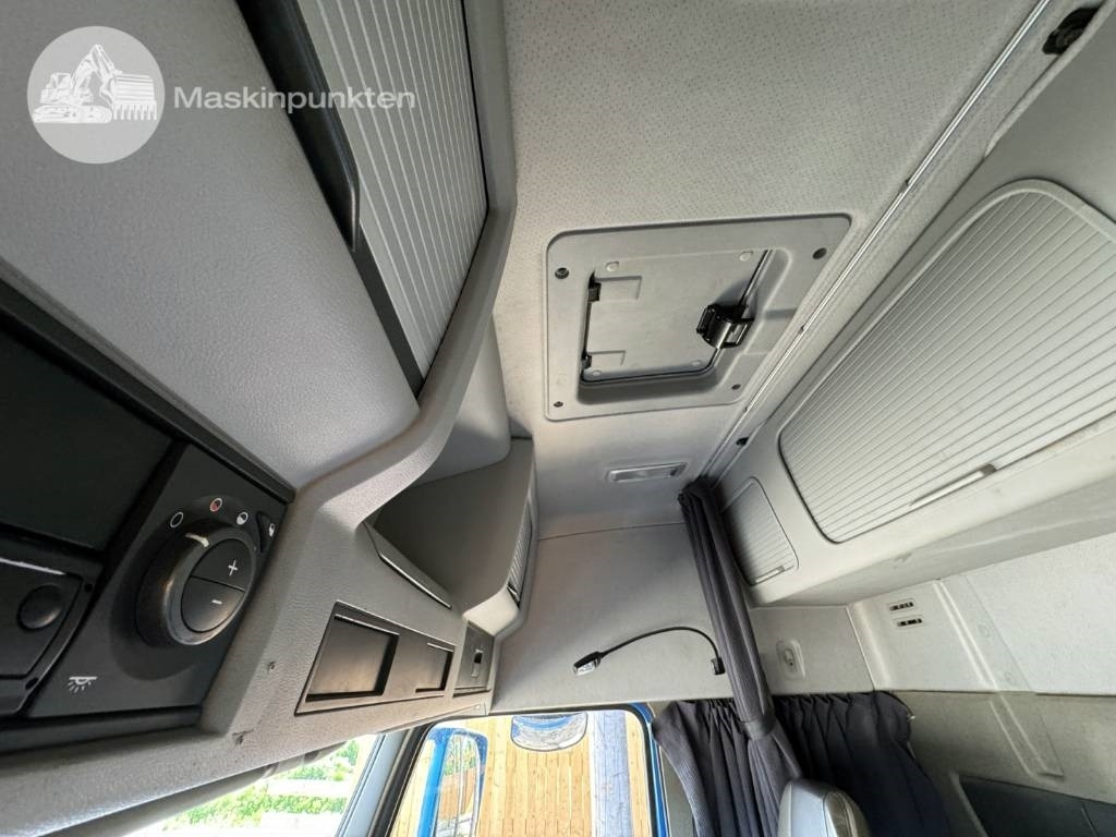 Hook lift truck Volvo FH 16 550