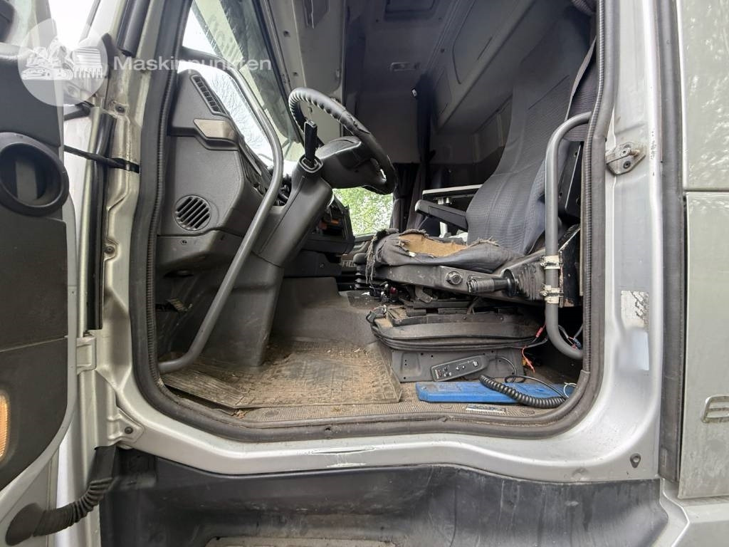 Hook lift truck Volvo FH 16 660