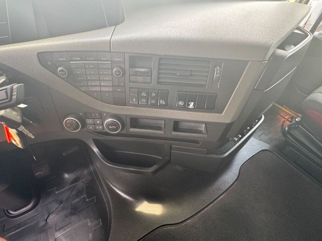 Hook lift truck Volvo FH 460