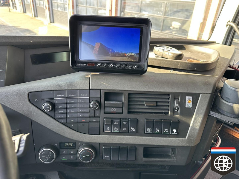 Hook lift truck Volvo FH 460 - 6x2/4 - VDL HOOKLIFT