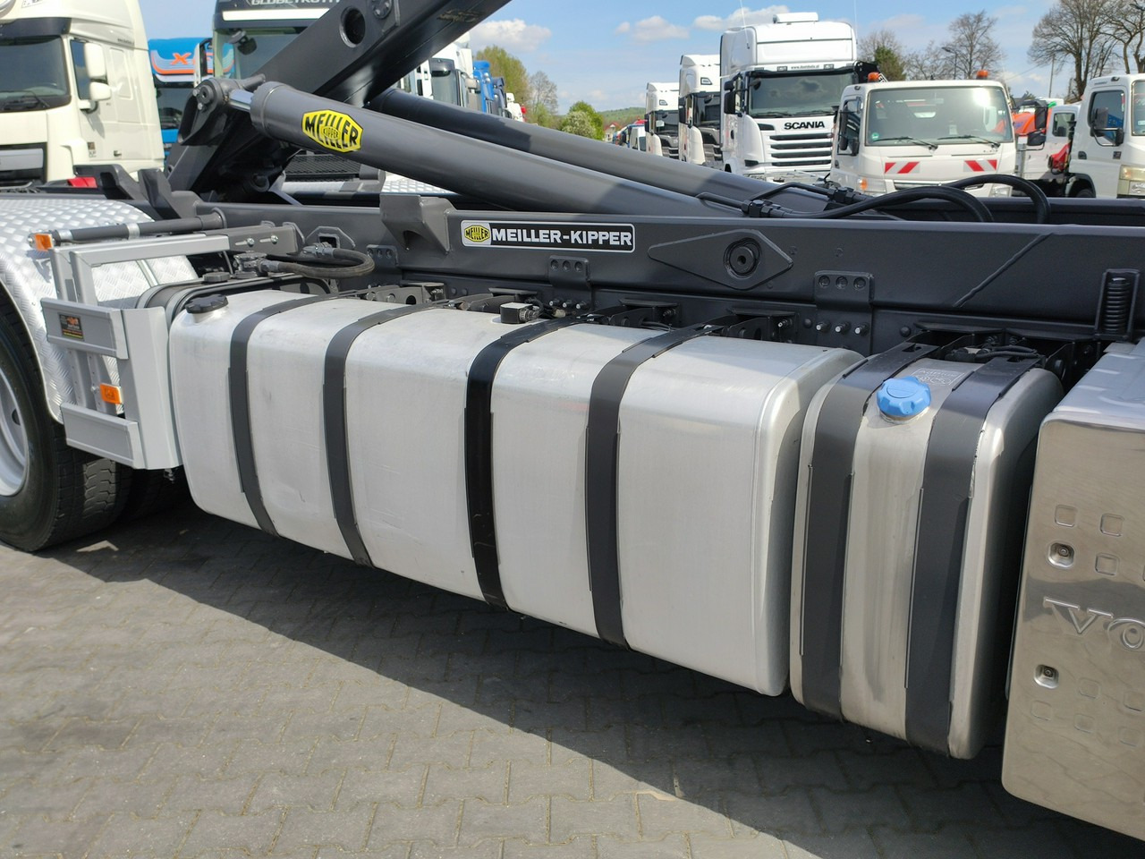 Hook lift truck Volvo FH 460 Globetrotter Hakowiec Kipper Meiller