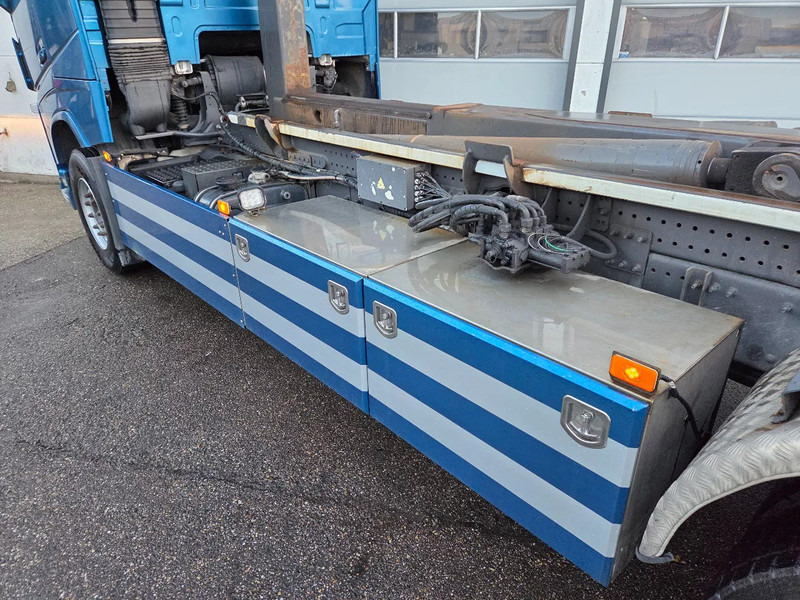 Hook lift truck Volvo FH 470 VDL hooklift