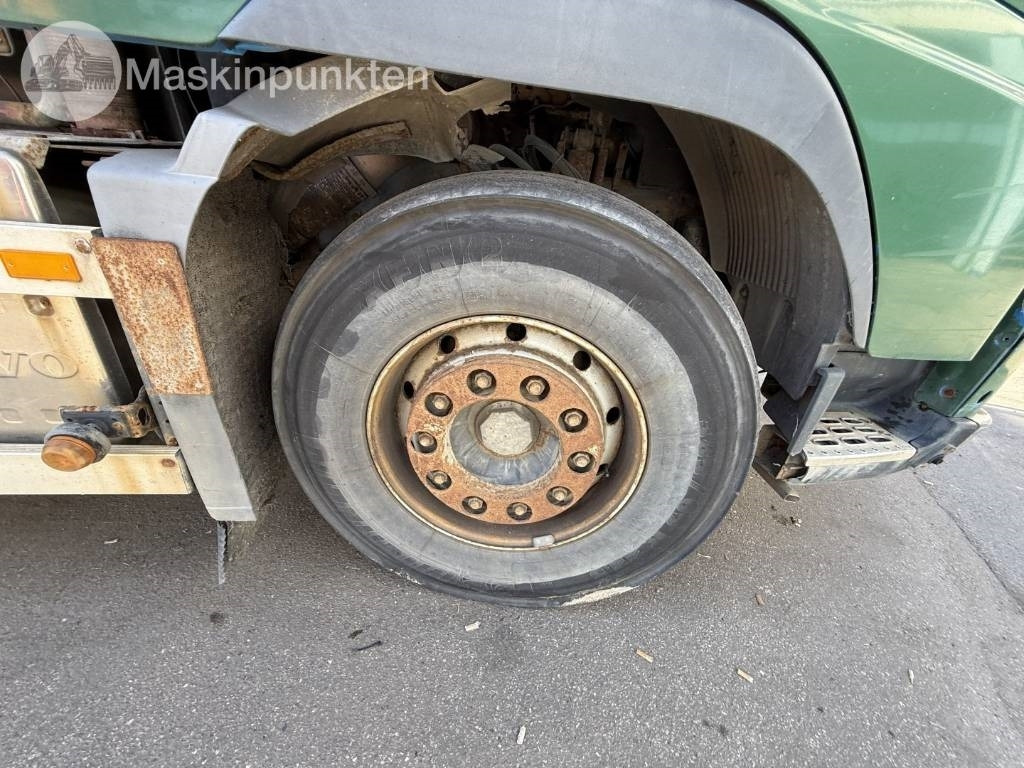 Hook lift truck Volvo FH 520