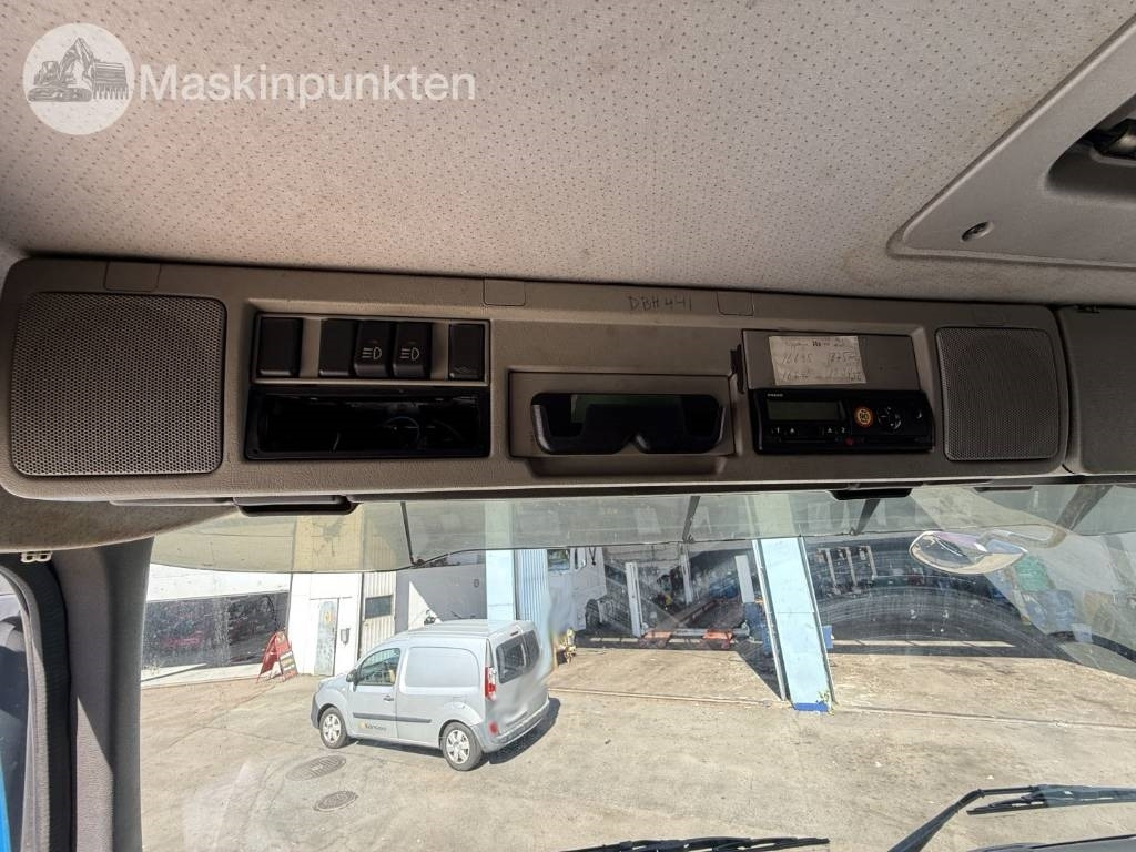 Hook lift truck Volvo FH 520