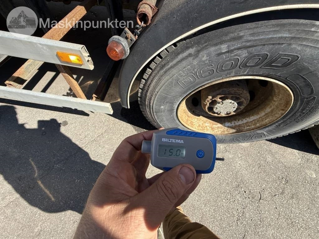 Hook lift truck Volvo FH 520