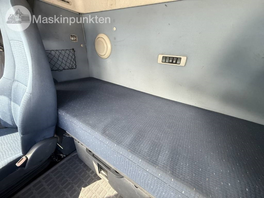 Hook lift truck Volvo FH 520