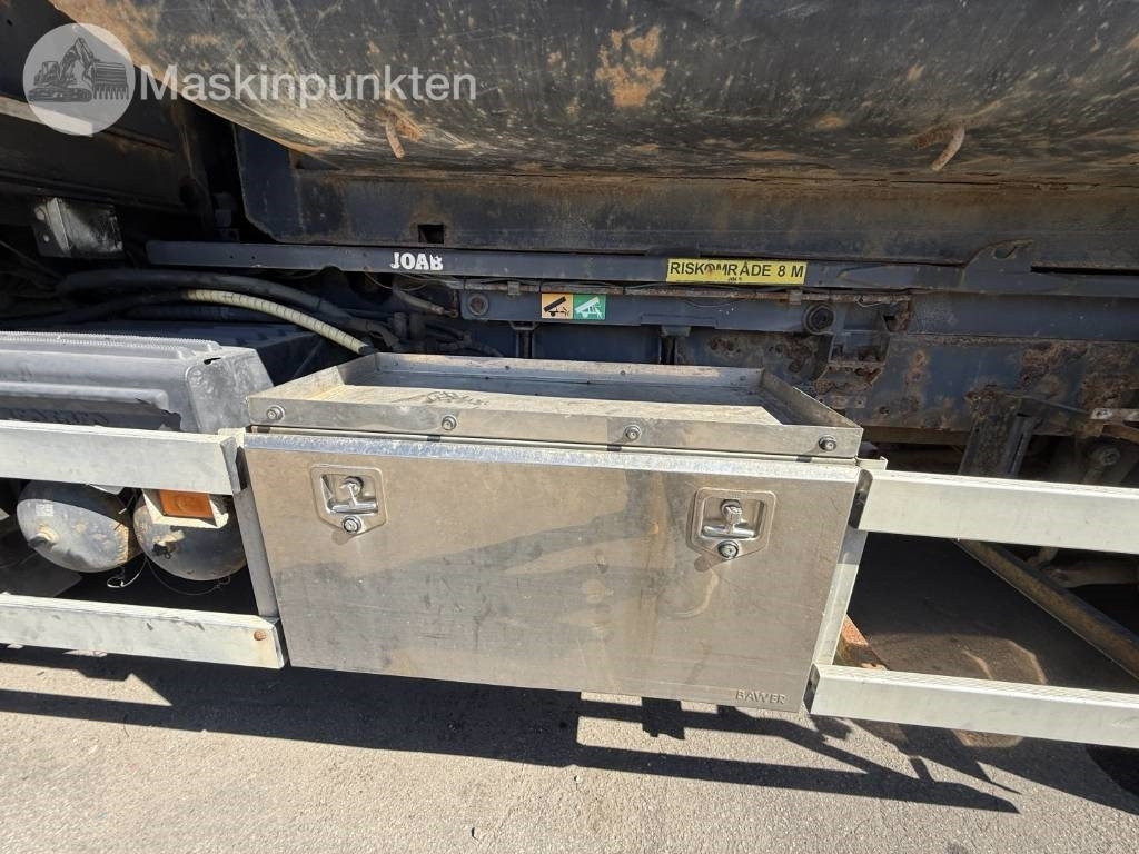 Hook lift truck Volvo FH 520