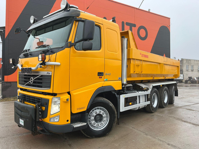 Hook lift truck Volvo FH 540 8x4*4 PALIFT T22 / FRONT AXLE 9 TONS / HUB REDUCTION / SNOW PLOW EQUIPMENT