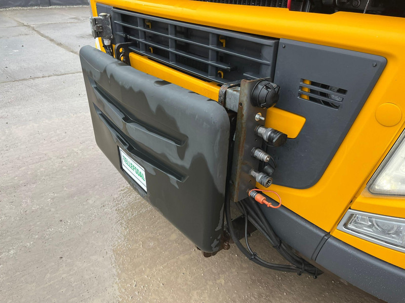 Hook lift truck Volvo FH 540 8x4*4 PALIFT T22 / FRONT AXLE 9 TONS / HUB REDUCTION / SNOW PLOW EQUIPMENT