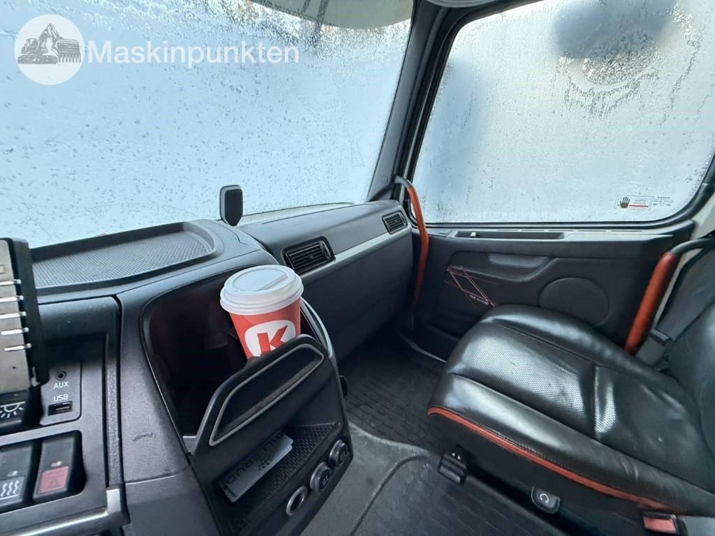 Hook lift truck Volvo FH 8*4 Tridem lastväxlare