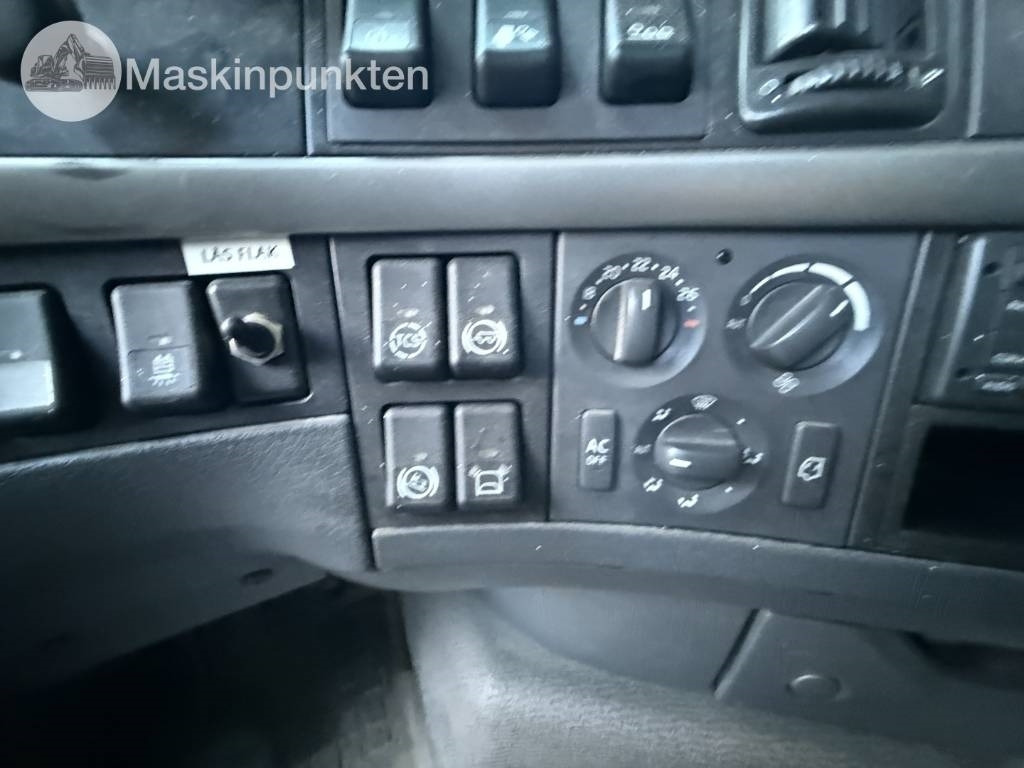 Hook lift truck Volvo FH 8*4 Tridem lastväxlare