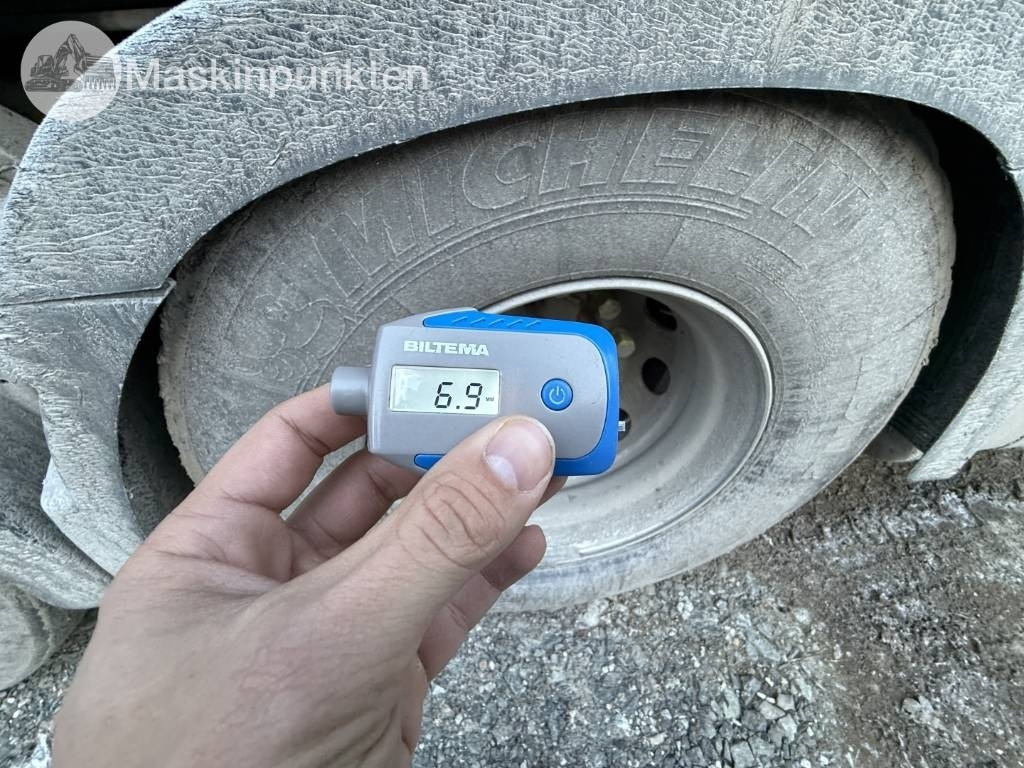 Hook lift truck Volvo FH 8*4 Tridem lastväxlare