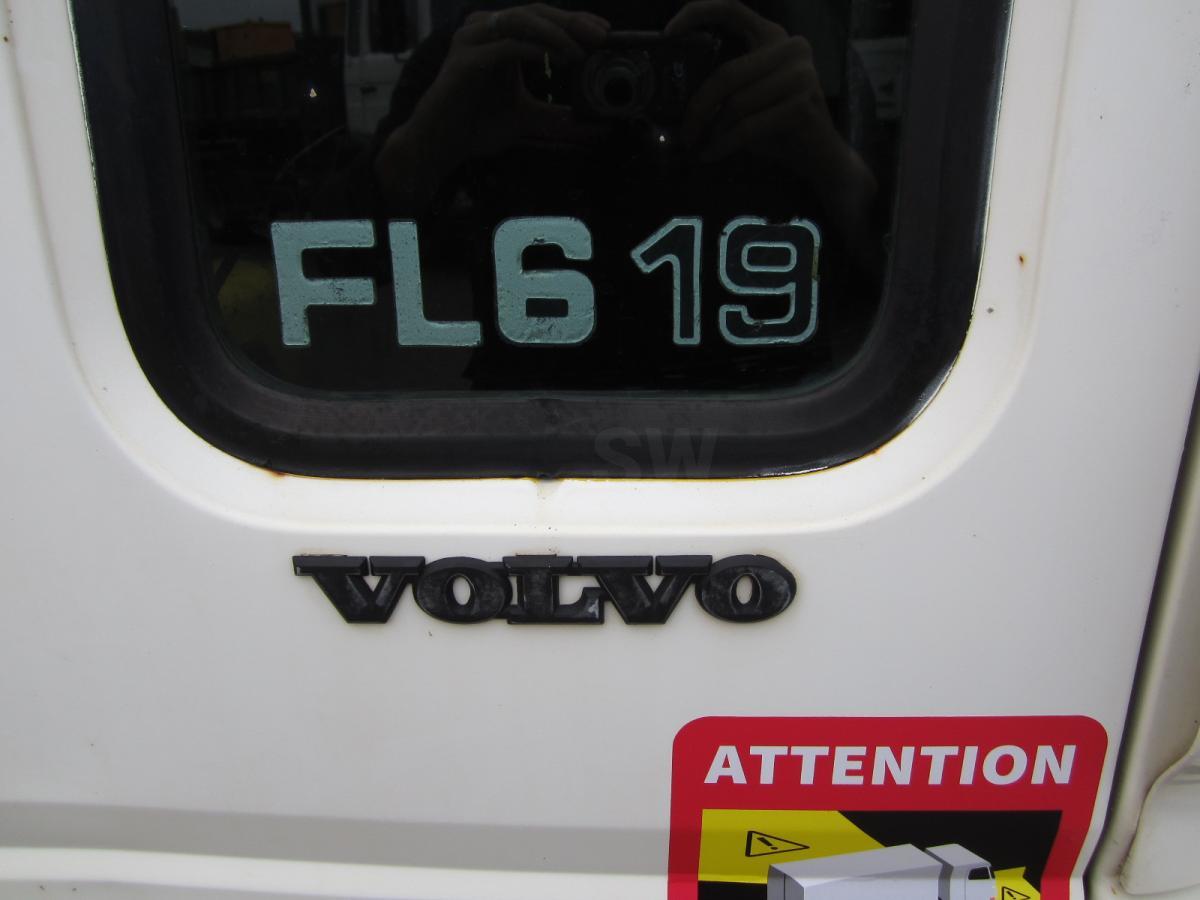 Hook lift truck Volvo FL6 19