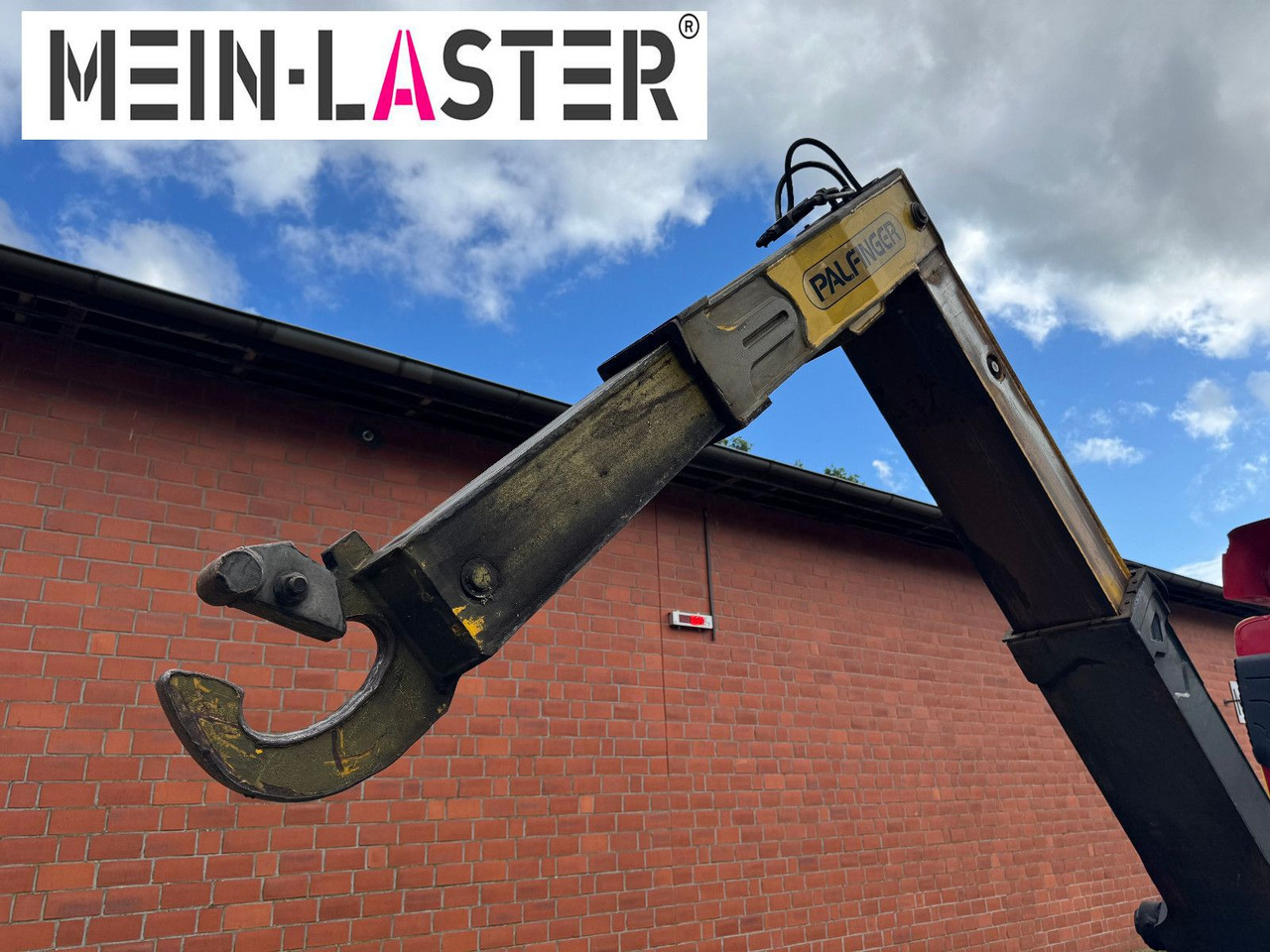 Hook lift truck Volvo FL 250 Palfinger T10Duo City + StandardContainer