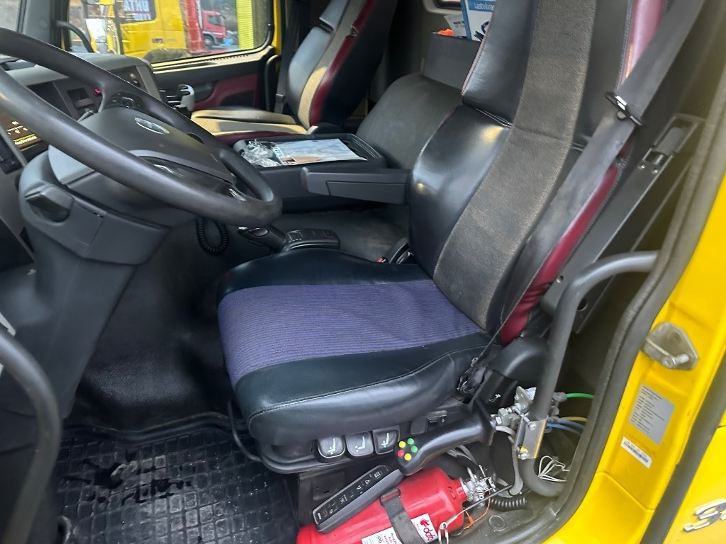 Hook lift truck Volvo FM11 370