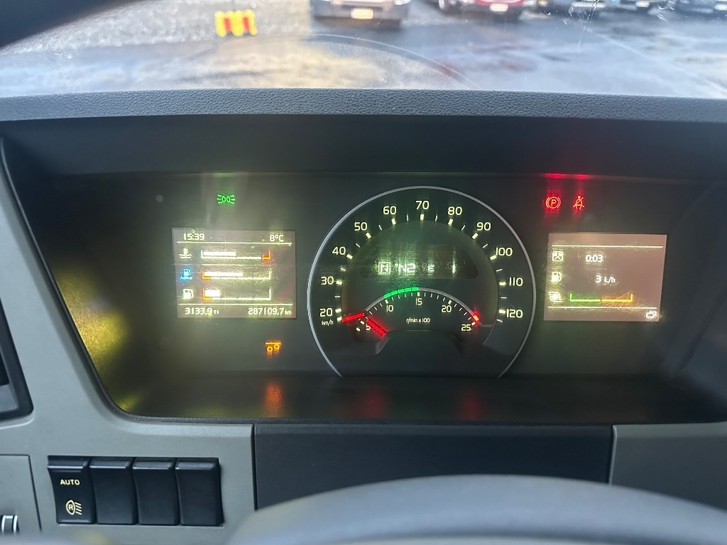 Hook lift truck Volvo FM11 370