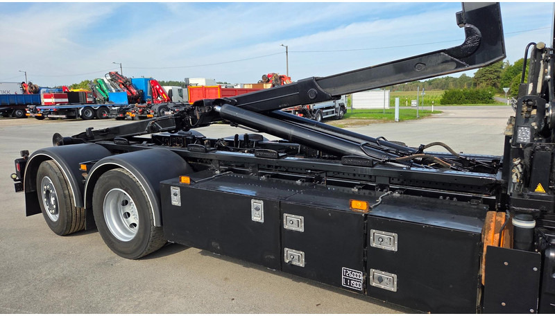 Hook lift truck Volvo FM330 6X2*4