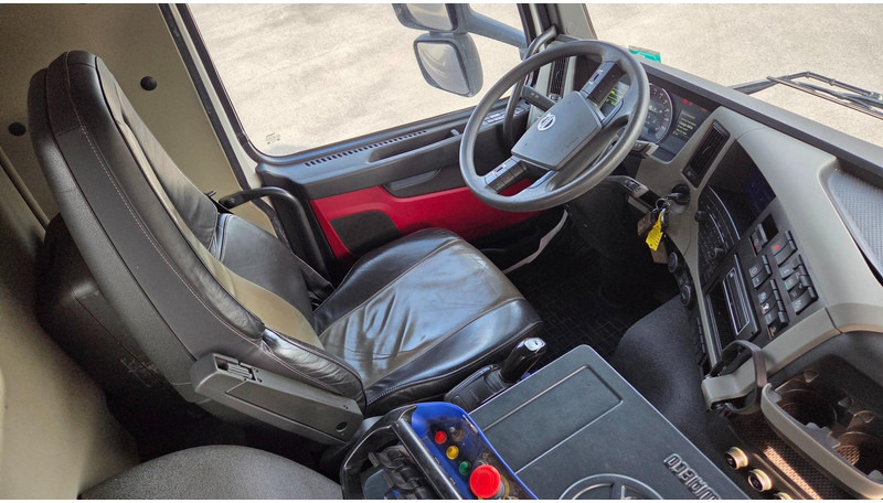 Hook lift truck Volvo FM330 6X2*4