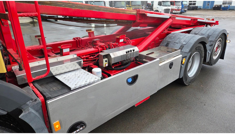 Hook lift truck Volvo FM420 6X2*4