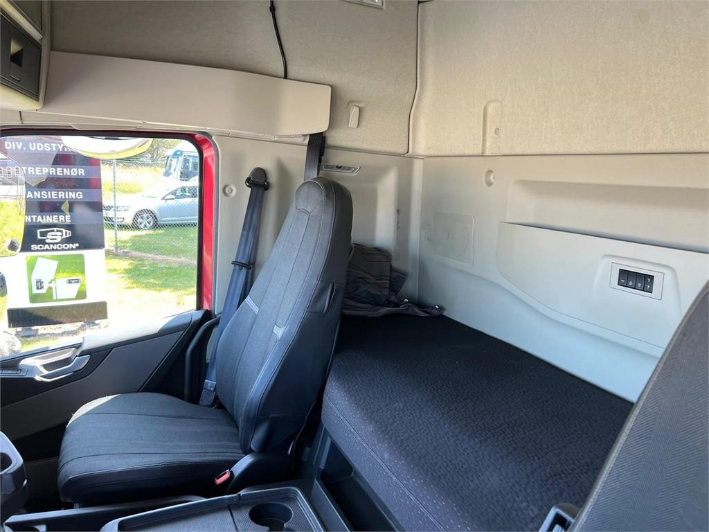 Hook lift truck Volvo FM430