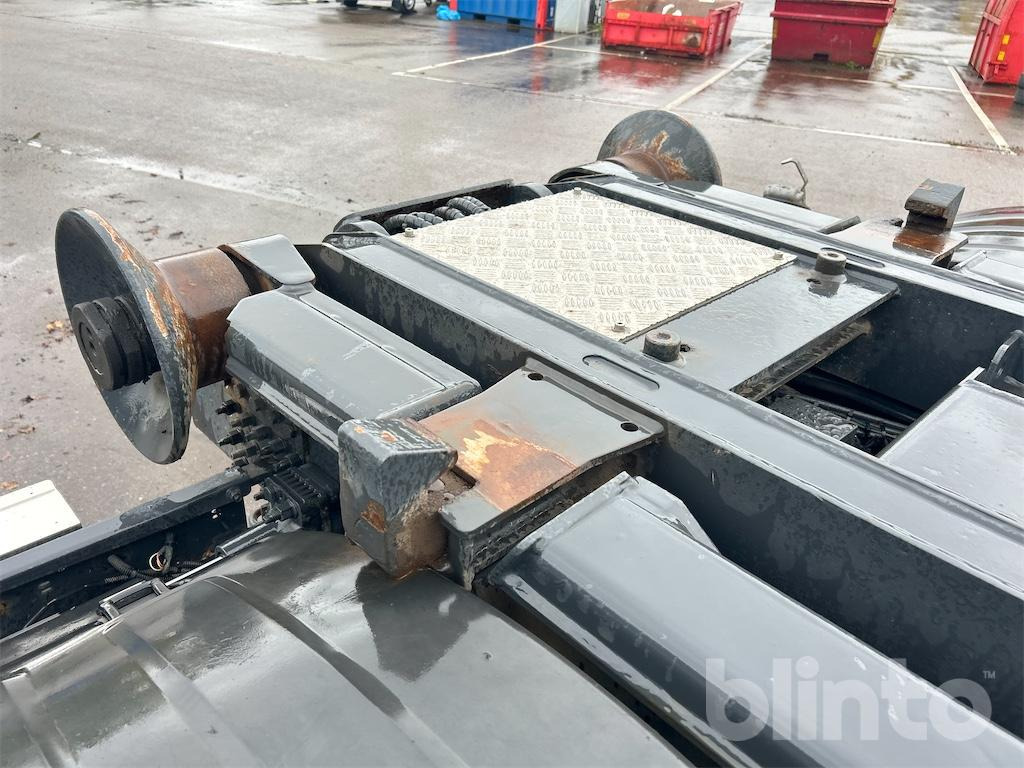 Hook lift truck Volvo FM440 6x2 Roadex - Nybesiktigad